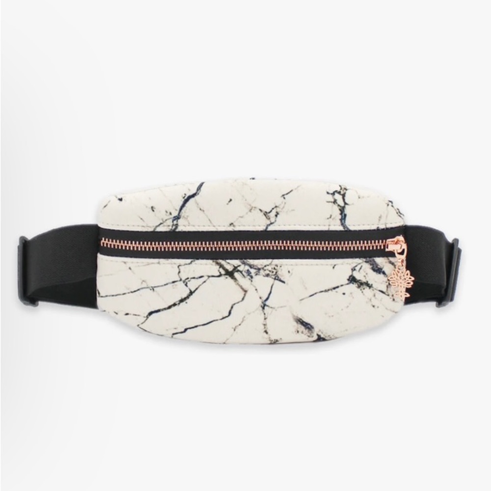 NWOT- Oak and Reed Traverse Belt Bag